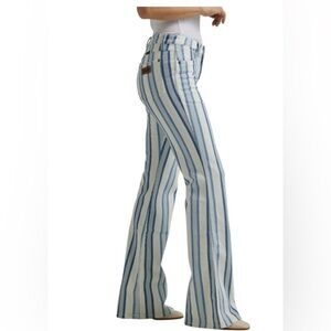 Wrangler Retro Bailey Flare Jeans in Gabby 28x34